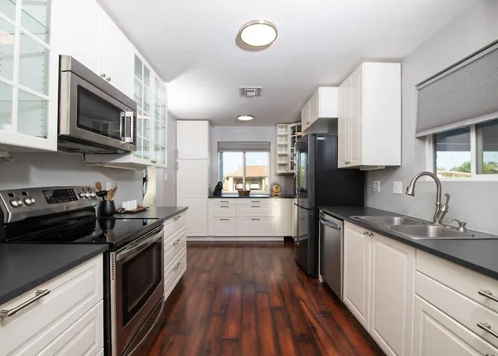 Holiday home 3bedroom 2bath Near Asu With Heated Pool, Hot Tub, & Massive Putting *