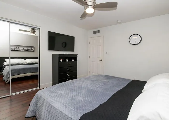 Holiday home 3bedroom 2bath Near Asu With Heated Pool, Hot Tub, & Massive Putting