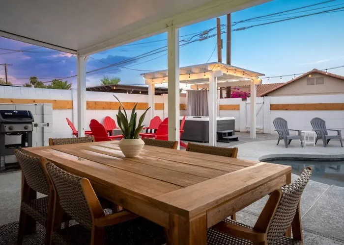 Holiday home 3bedroom 2bath Near Asu With Heated Pool, Hot Tub, & Massive Putting