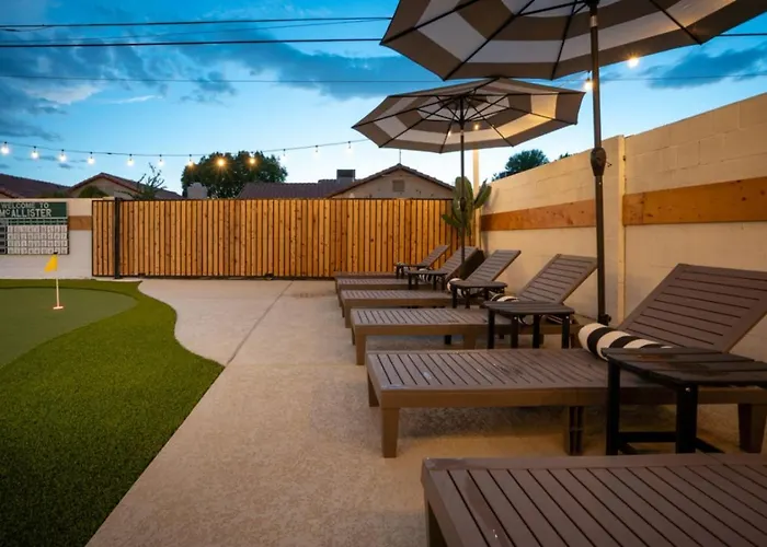 3bedroom 2bath Near Asu With Heated Pool, Hot Tub, & Massive Putting * Tempe